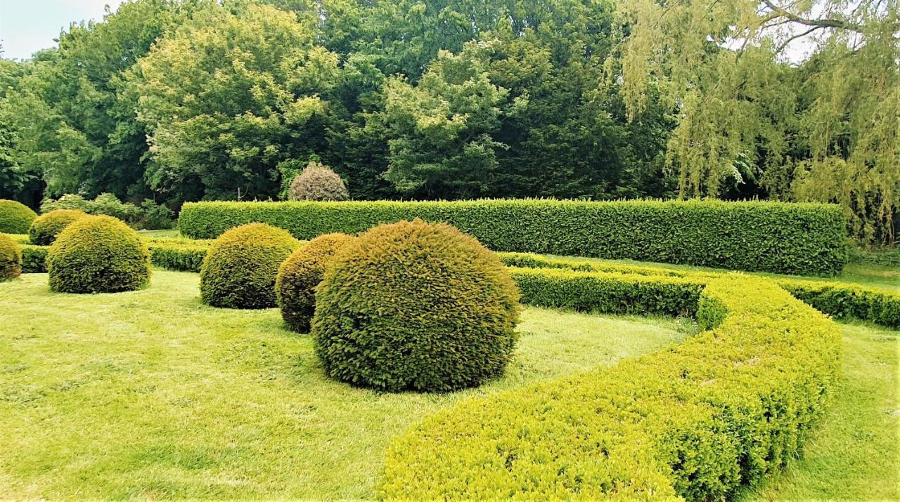 Вилла Le Domaine De La Feriere Sallen Экстерьер фото